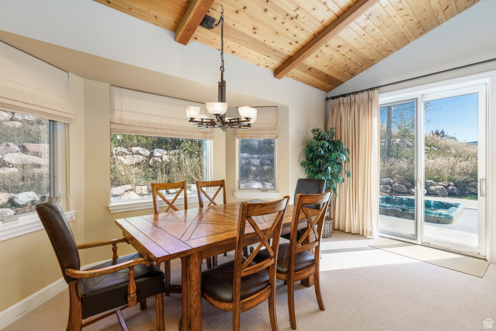TRAPPERS RIDGE - Residential