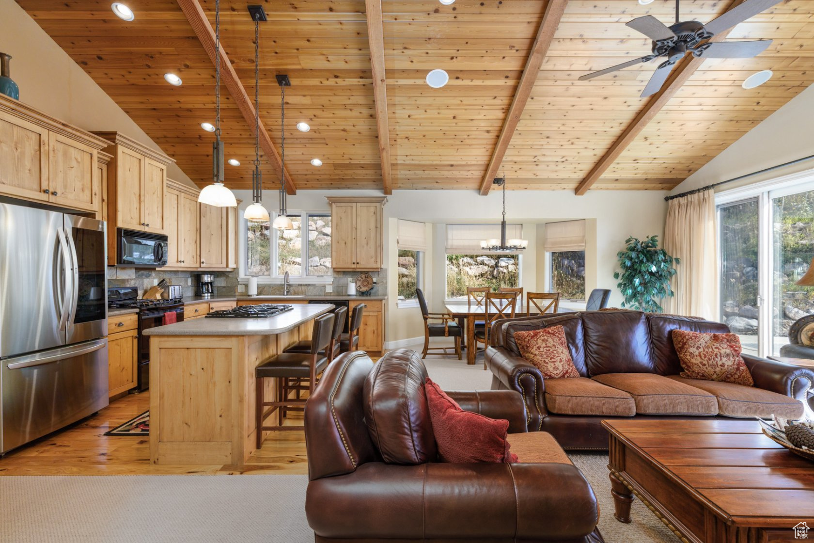 TRAPPERS RIDGE - Residential