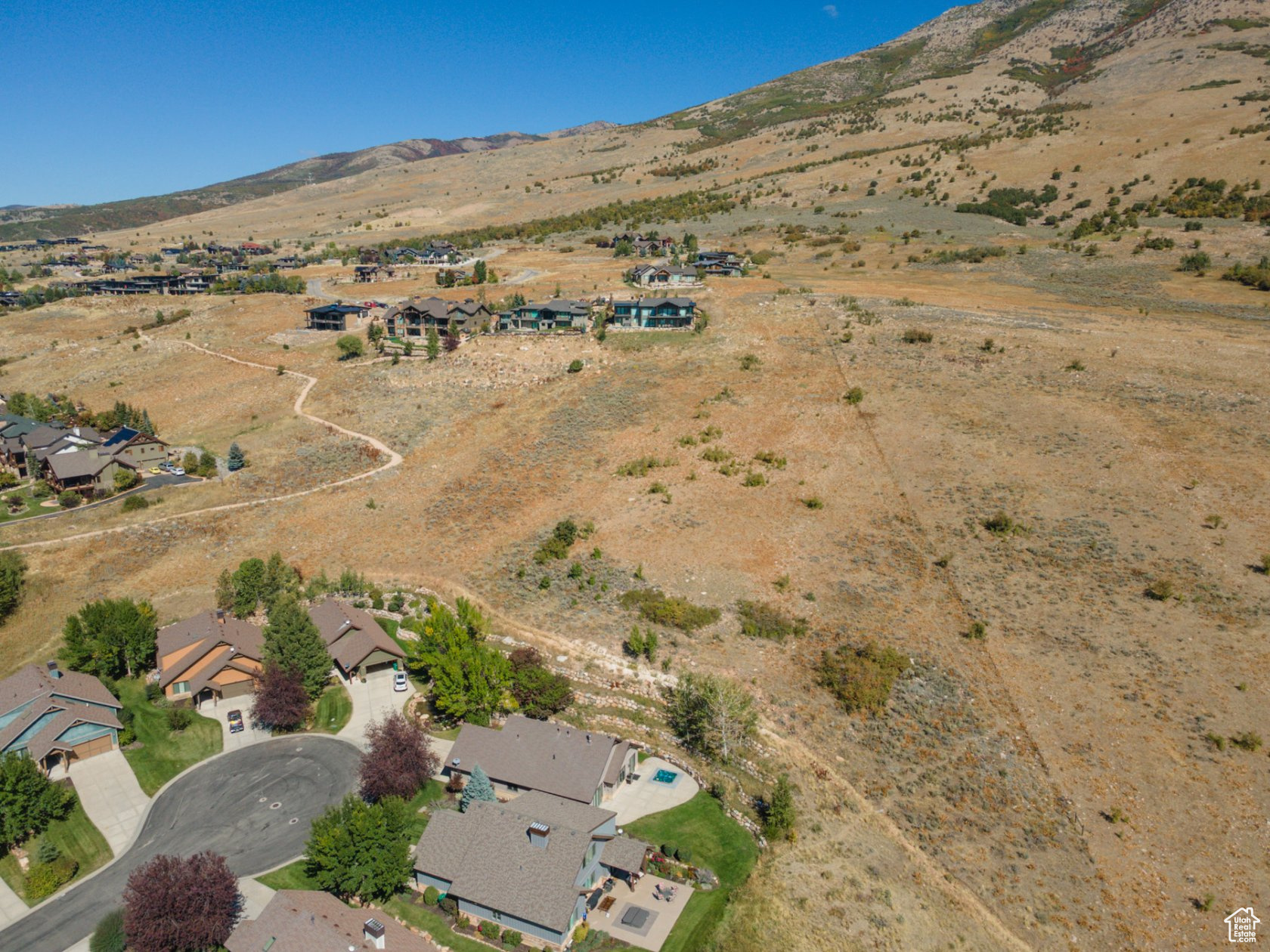 TRAPPERS RIDGE - Residential