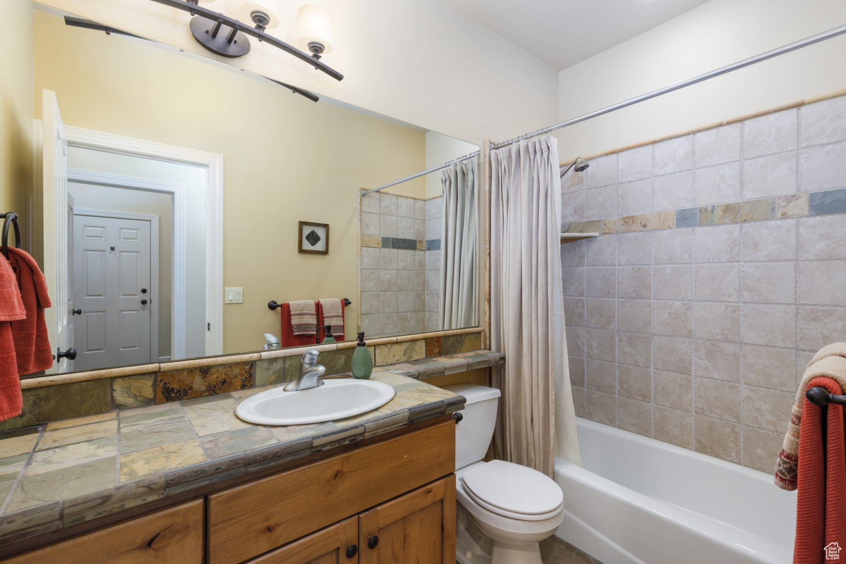 TRAPPERS RIDGE - Residential