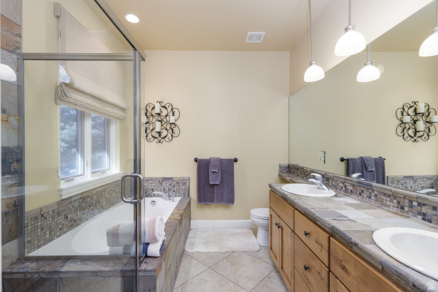 TRAPPERS RIDGE - Residential