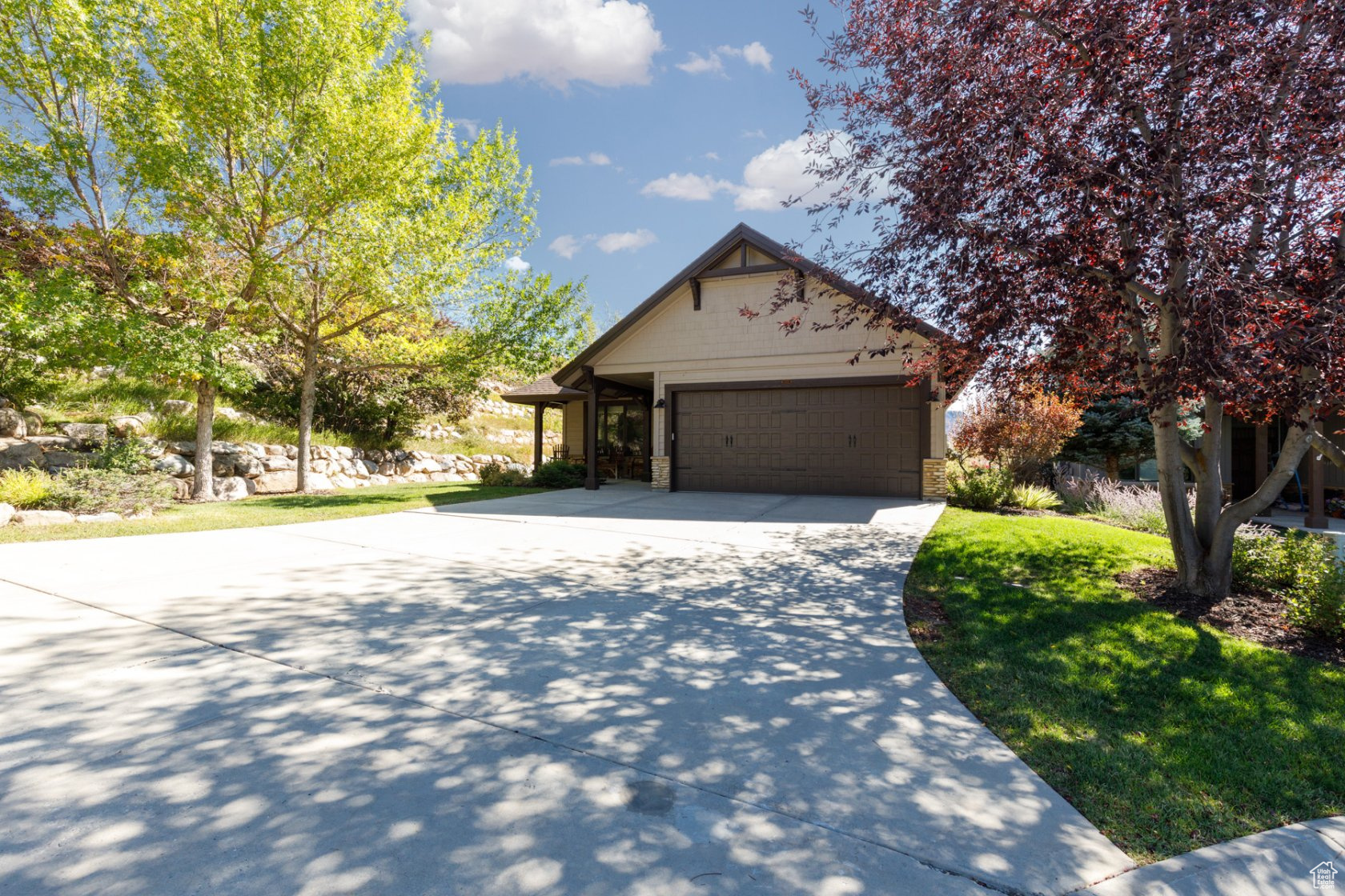 TRAPPERS RIDGE - Residential