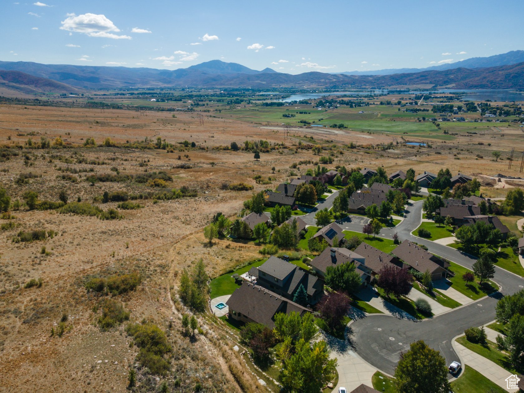 TRAPPERS RIDGE - Residential