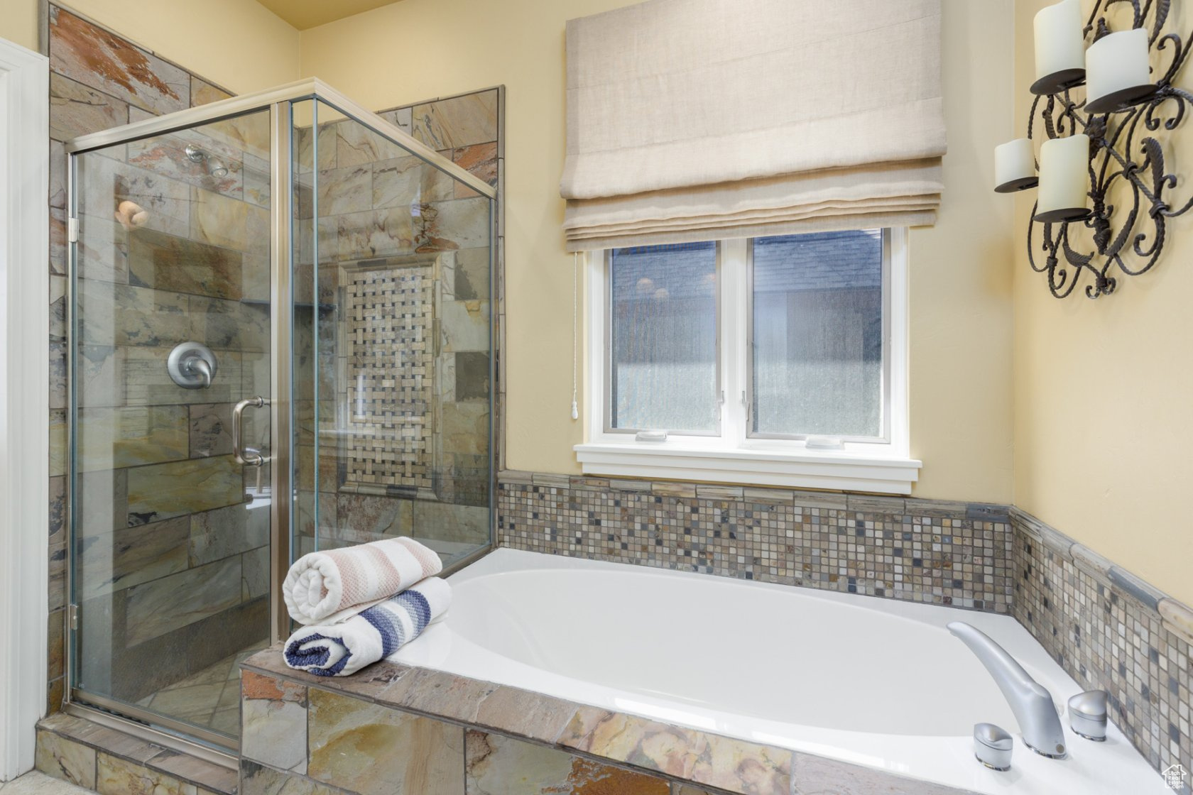 TRAPPERS RIDGE - Residential