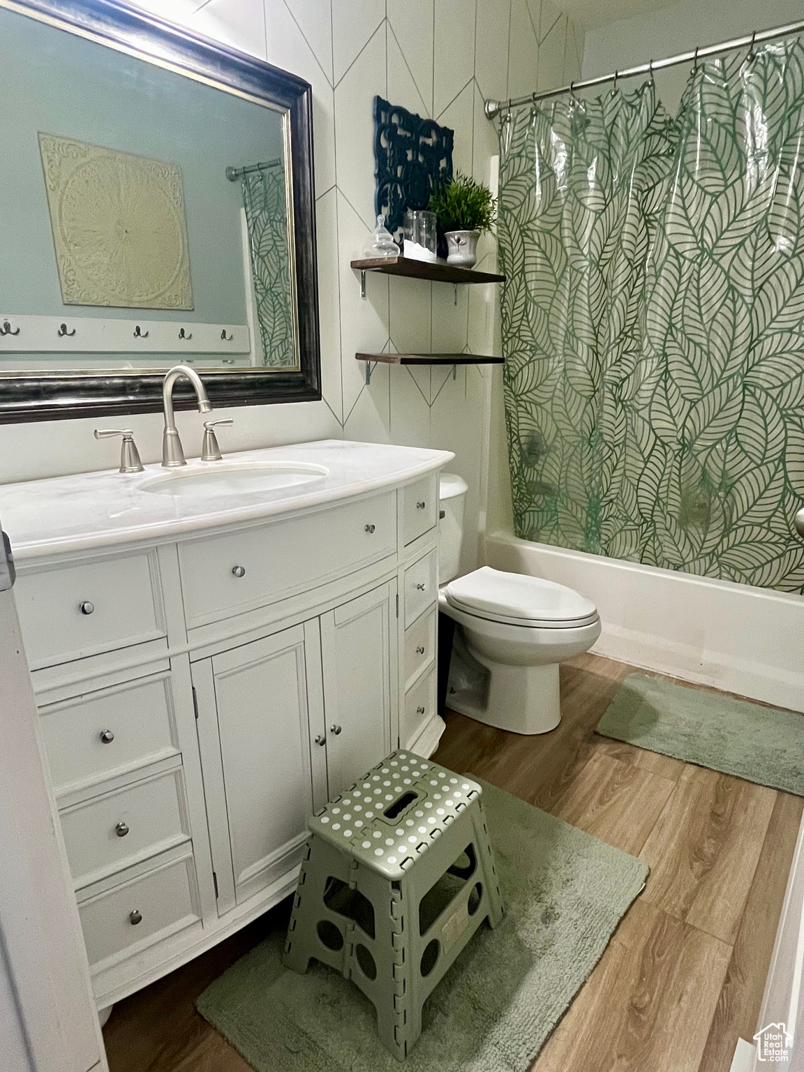 MEADOWS - Residential