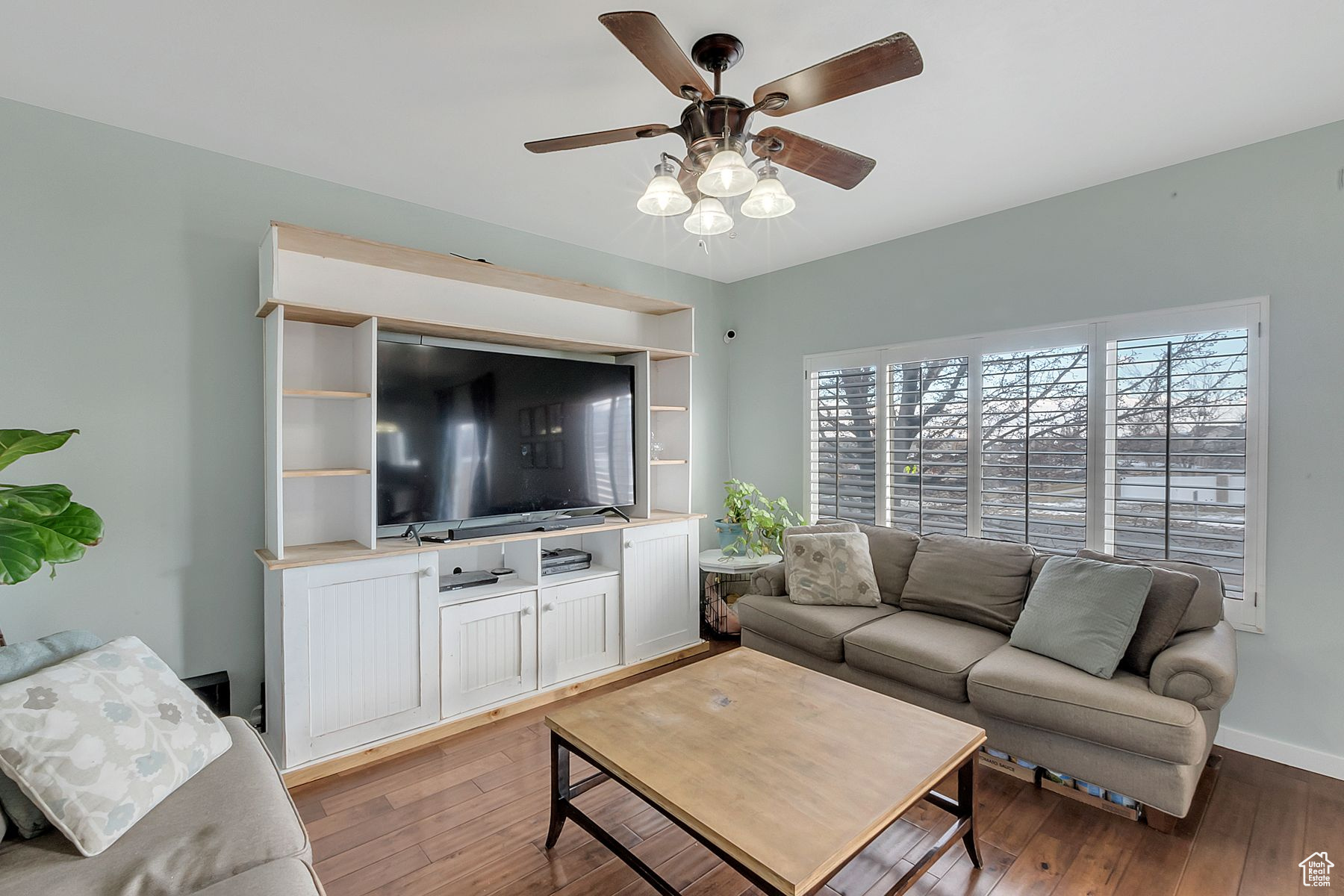 MEADOWS - Residential