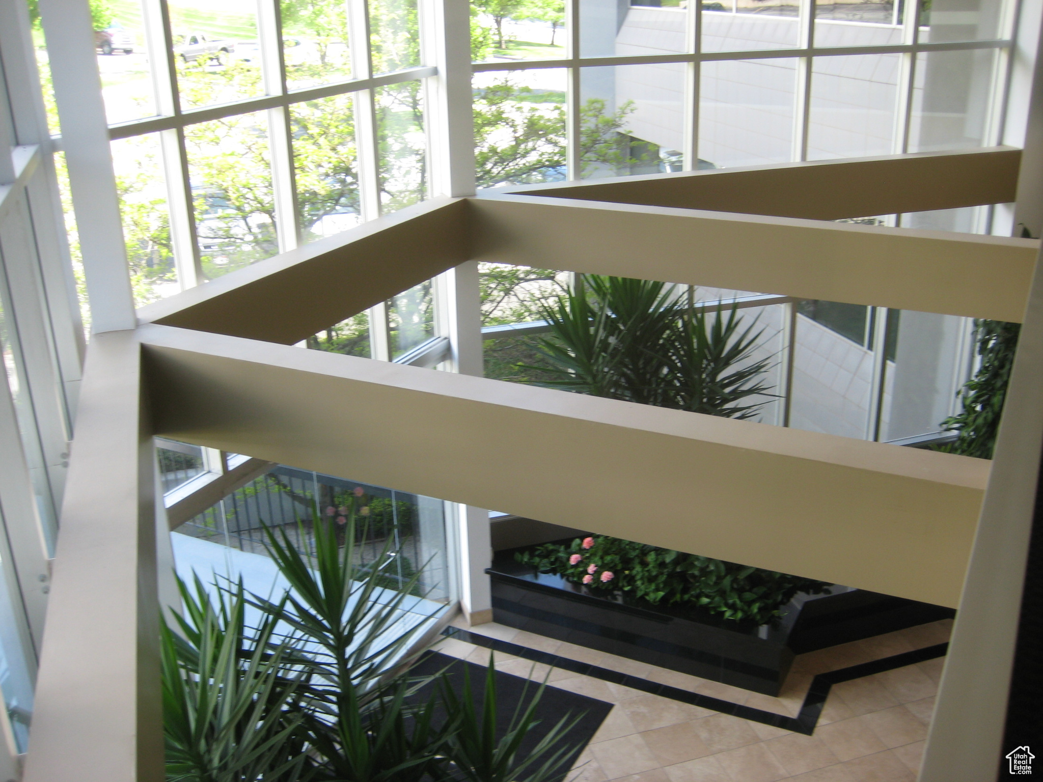 TATE - Commercial Lease