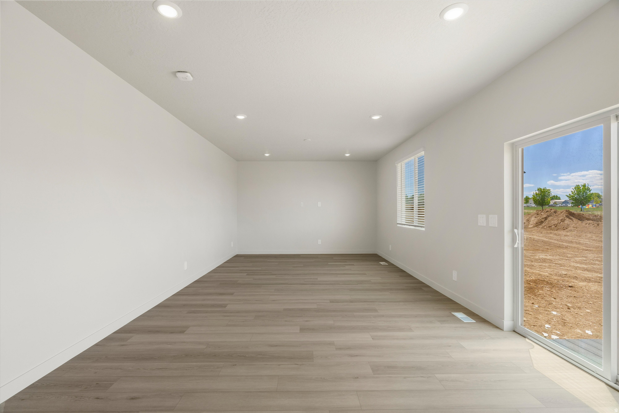 STRATTON ACRES - Residential