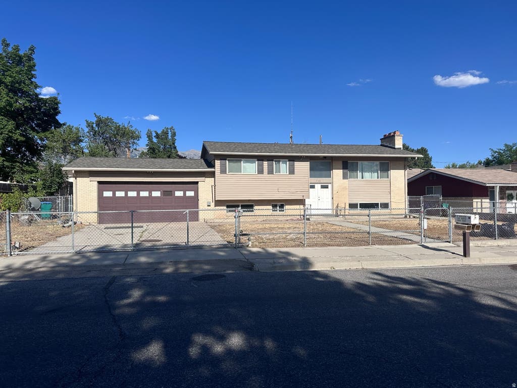 Photo of 720 N 1000 E, Lehi, UT 84043 (MLS # 2175606)