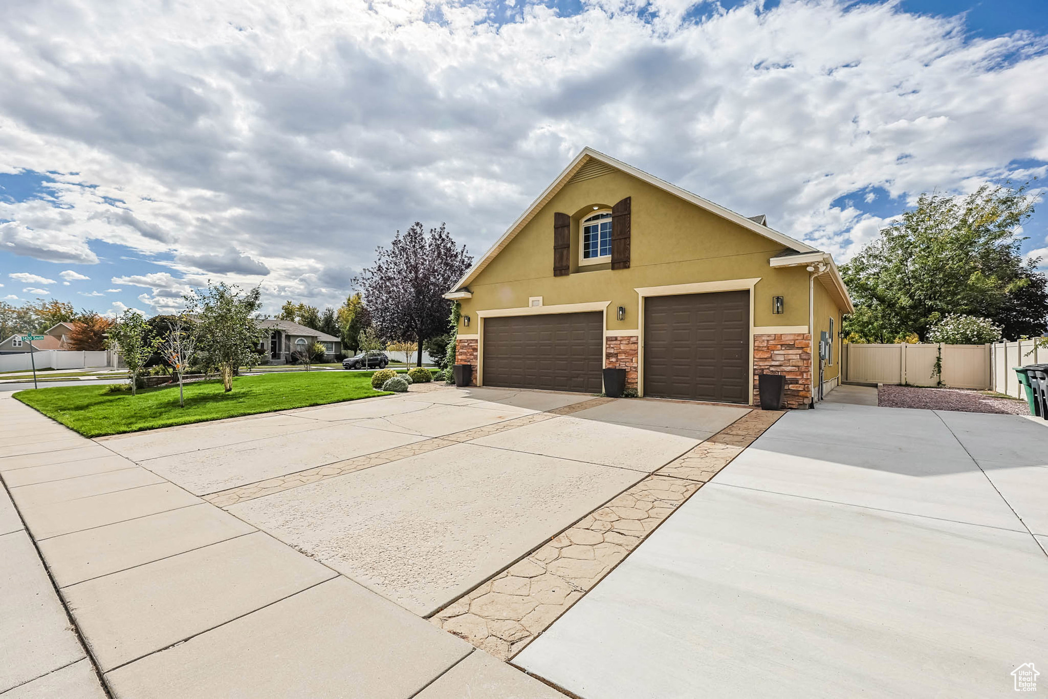 WOOD CREEK # 7 - Residential