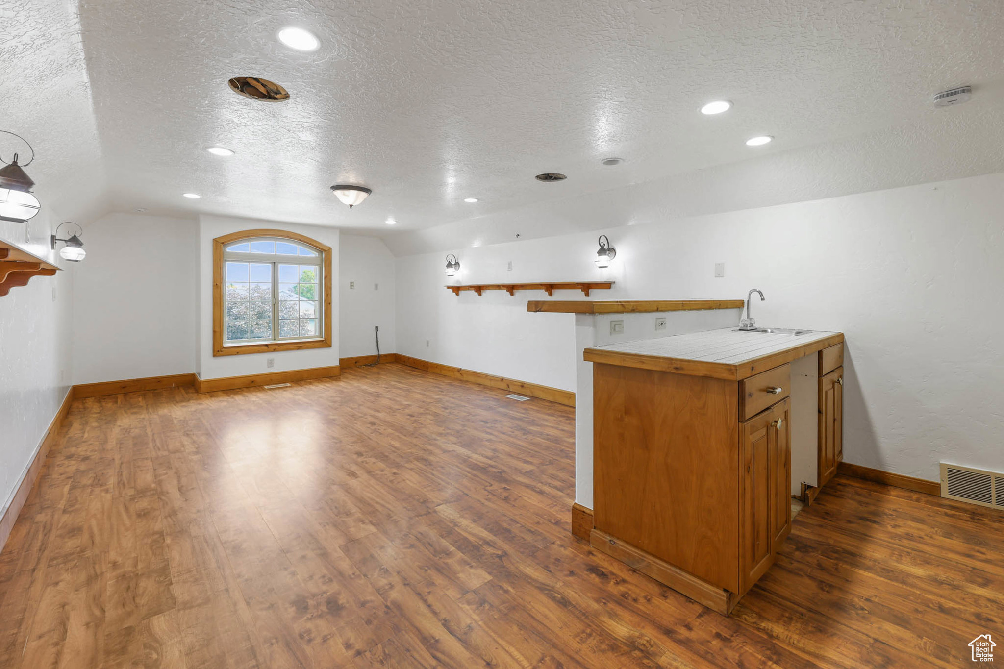 WOOD CREEK # 7 - Residential