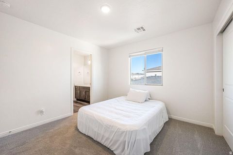 Tiny photo for 1382 E WHITE DESERT DR, Saint George, UT 84790 (MLS # 2126713)