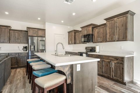 Tiny photo for 1382 E WHITE DESERT DR, Saint George, UT 84790 (MLS # 2126713)