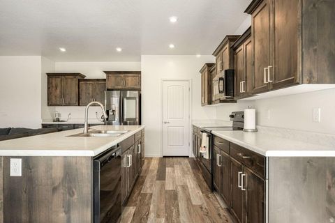 Tiny photo for 1382 E WHITE DESERT DR, Saint George, UT 84790 (MLS # 2126713)