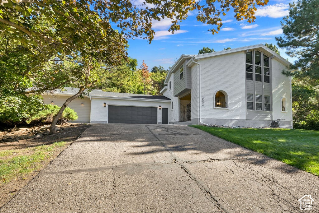 Photo of 2554 E WOODLAND DR S, Uintah, UT 84403 (MLS # 2188672)