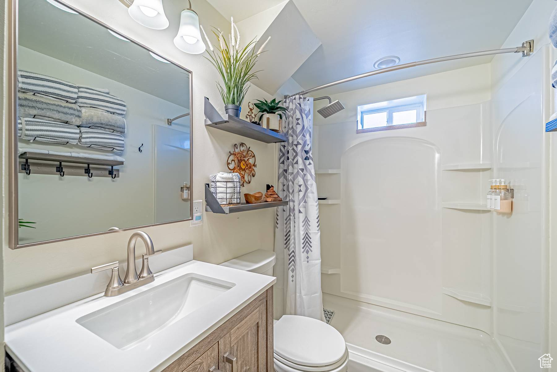 PALISADES - Residential Income