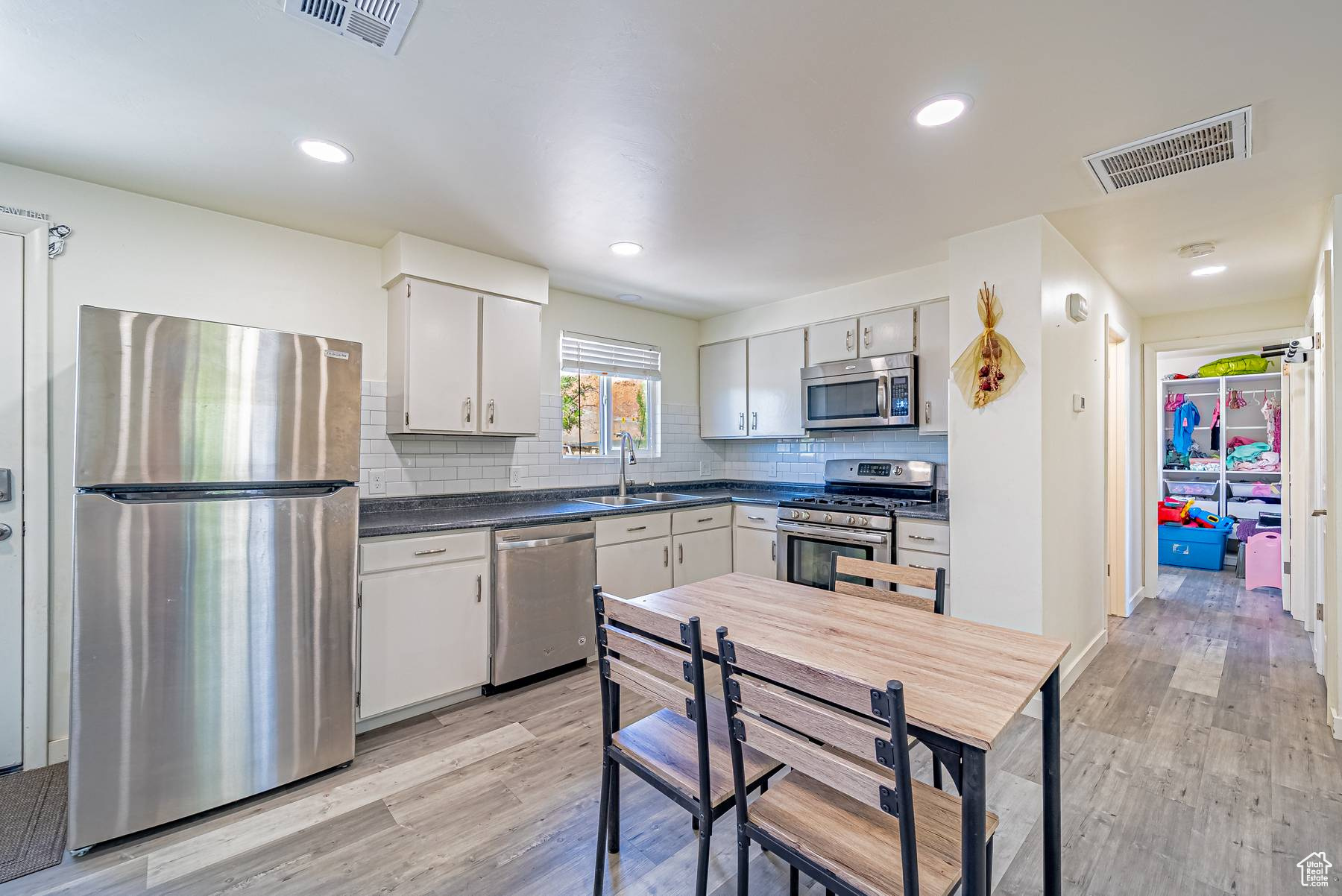 PALISADES - Residential Income