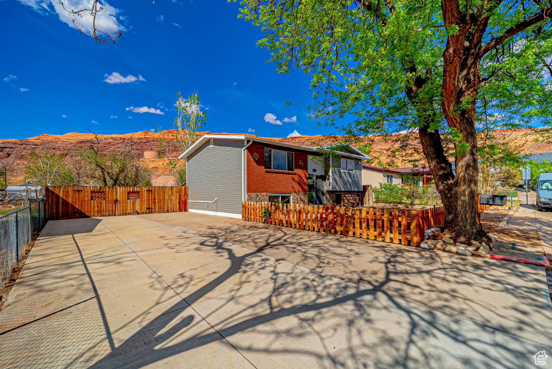 PALISADES - Residential Income