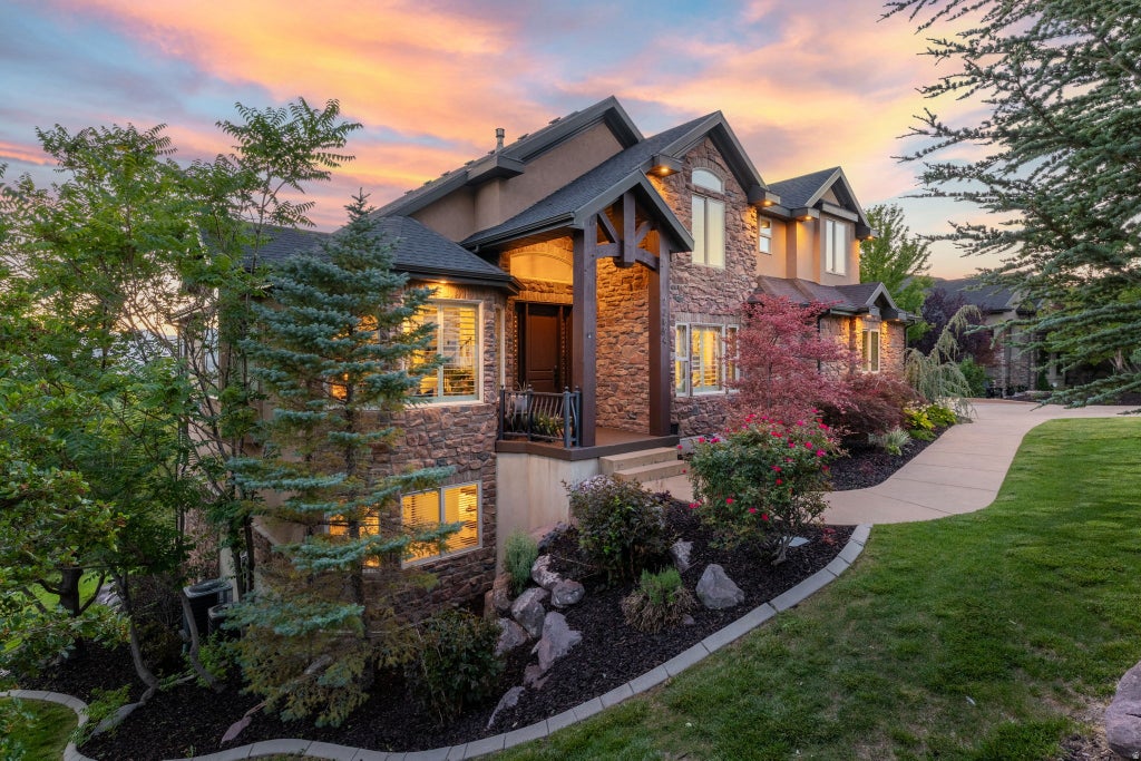 Photo of 12894 S ELLERBECK LN, Draper, UT 84020 (MLS # 2175904)