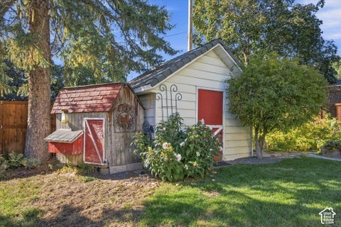 Tiny photo for 696 E 2550 N, North Ogden, UT 84414 (MLS # 2188451)