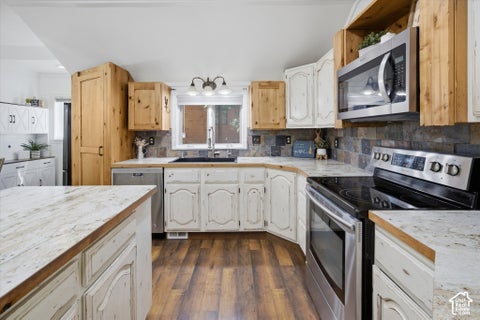 Tiny photo for 696 E 2550 N, North Ogden, UT 84414 (MLS # 2188451)