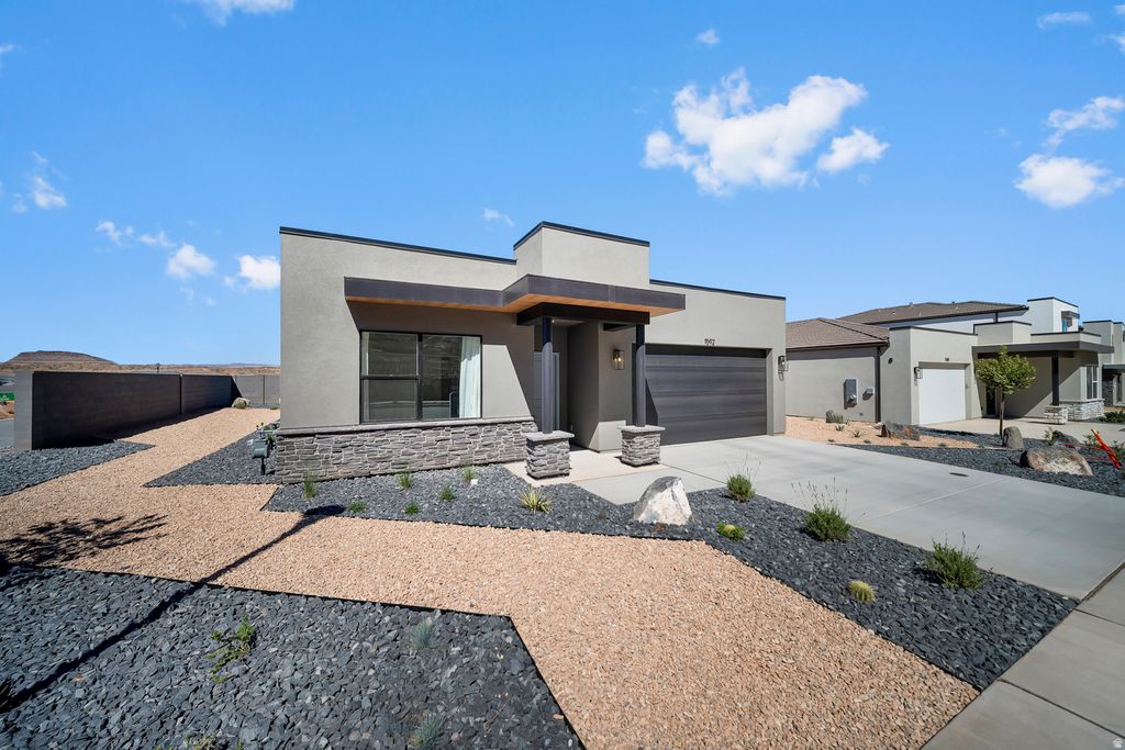 Photo of 1592 S SINAWAVA DR #4153, Washington, UT 84780 (MLS # 2155059)