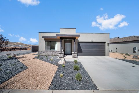 Photo of 1592 S SINAWAVA DR #4153, Washington, UT 84780 (MLS # 2155059)