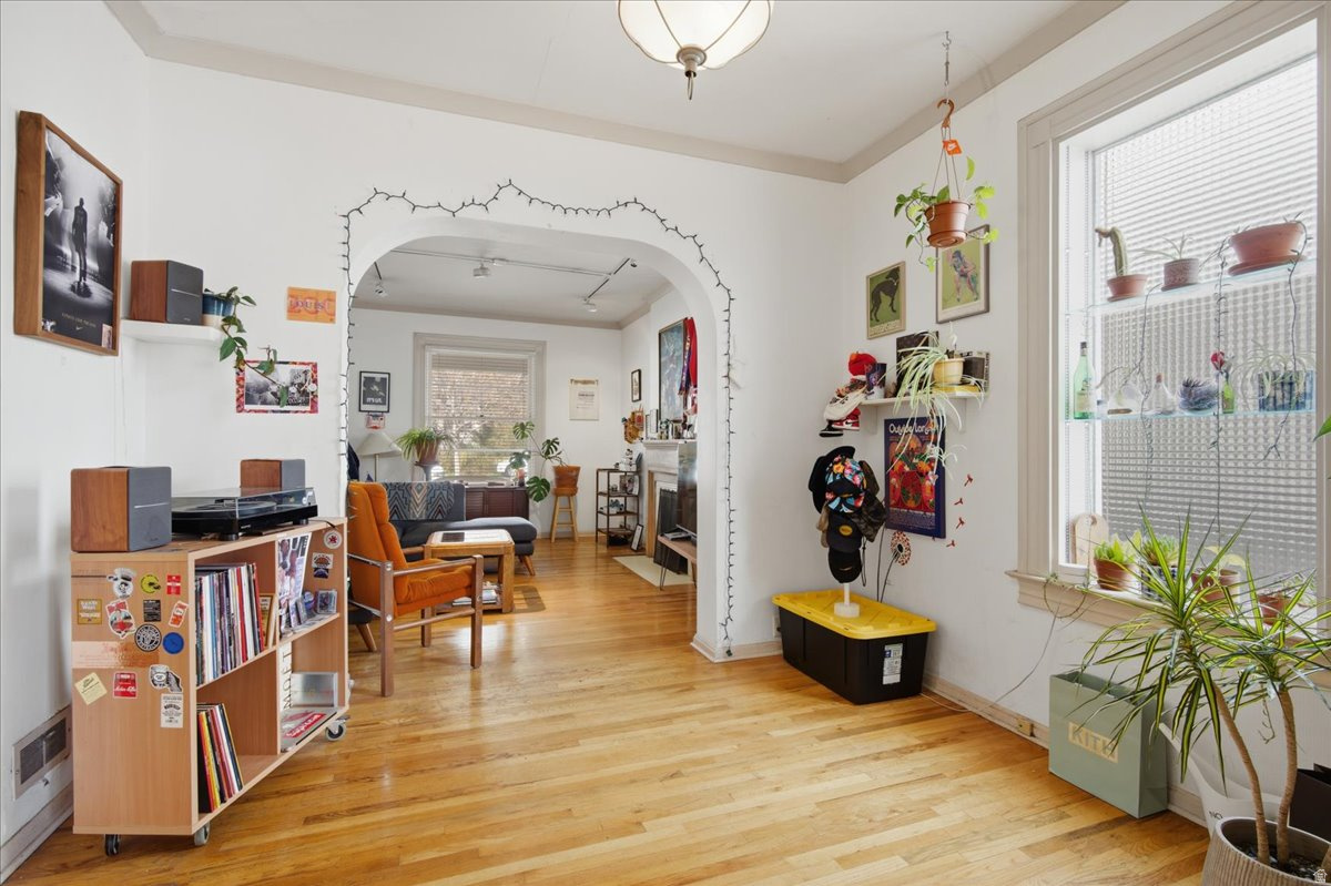 AVENUES - Residential Income