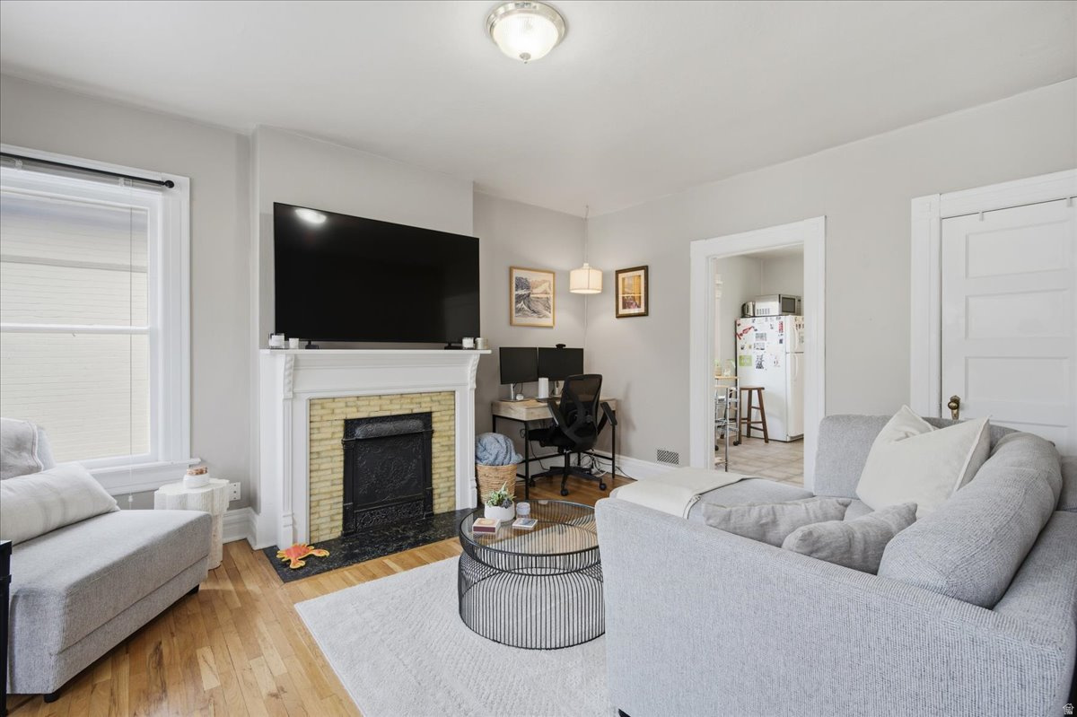 AVENUES - Residential Income