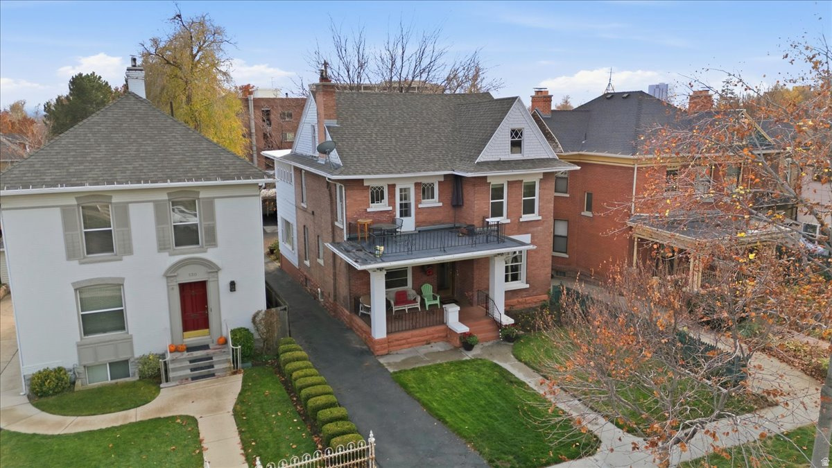 AVENUES - Residential Income