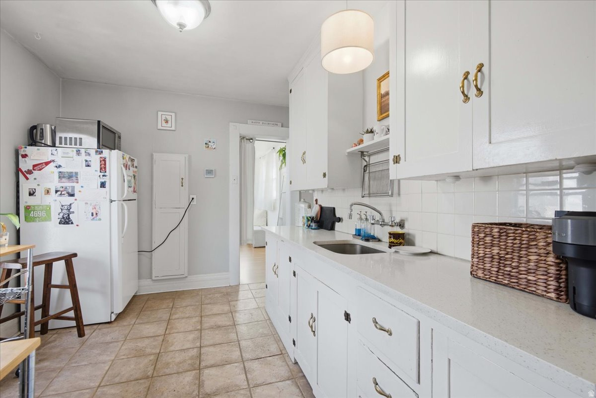 AVENUES - Residential Income