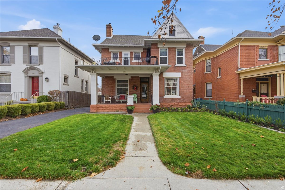 AVENUES - Residential Income