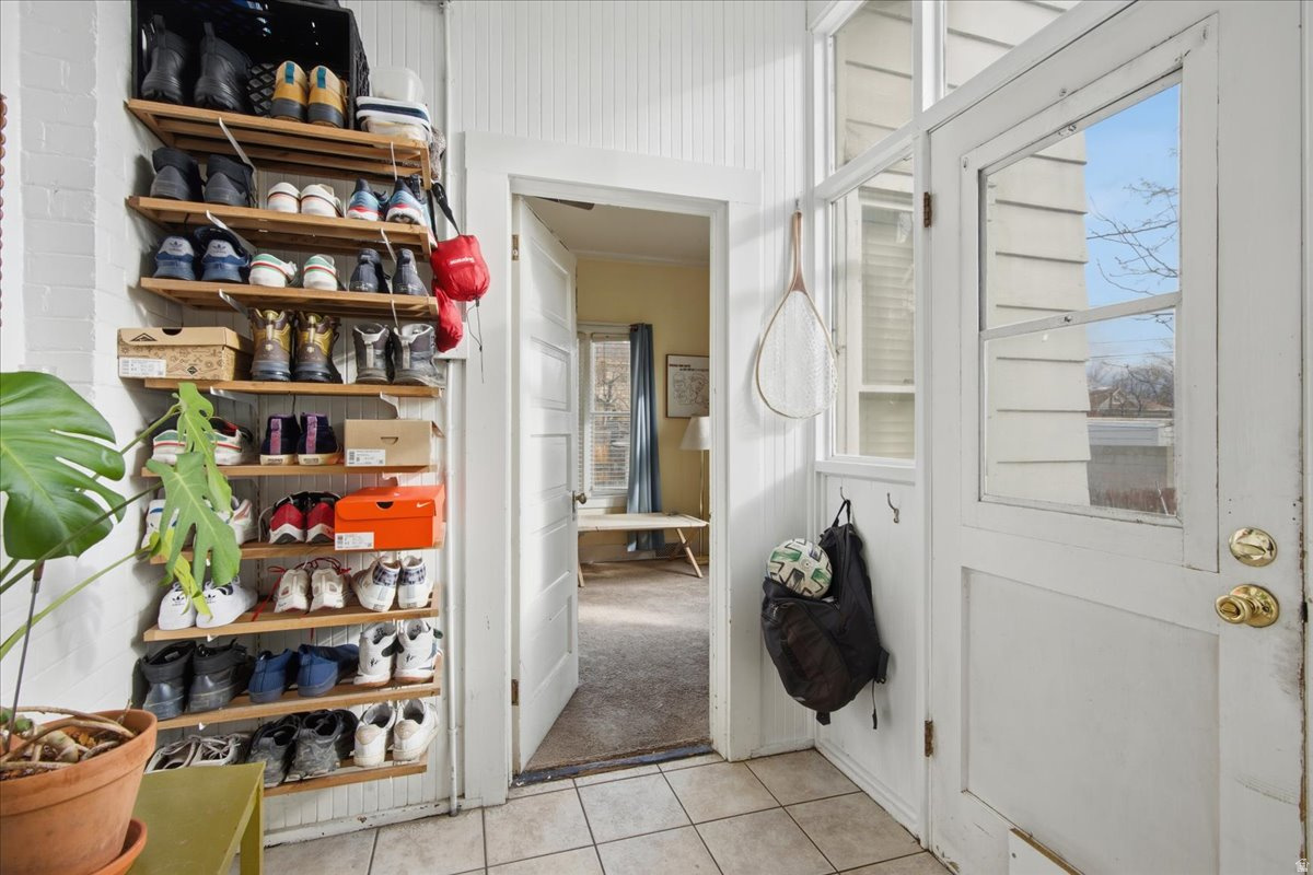 AVENUES - Residential Income