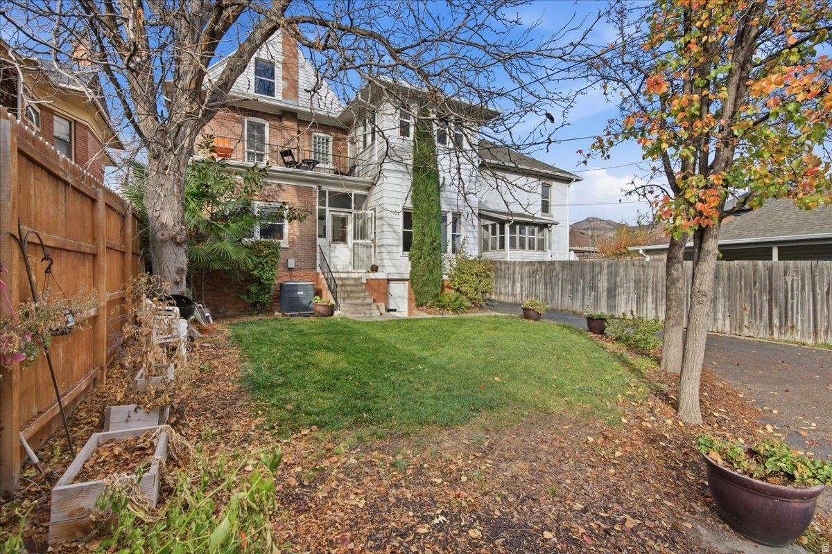 AVENUES - Residential Income