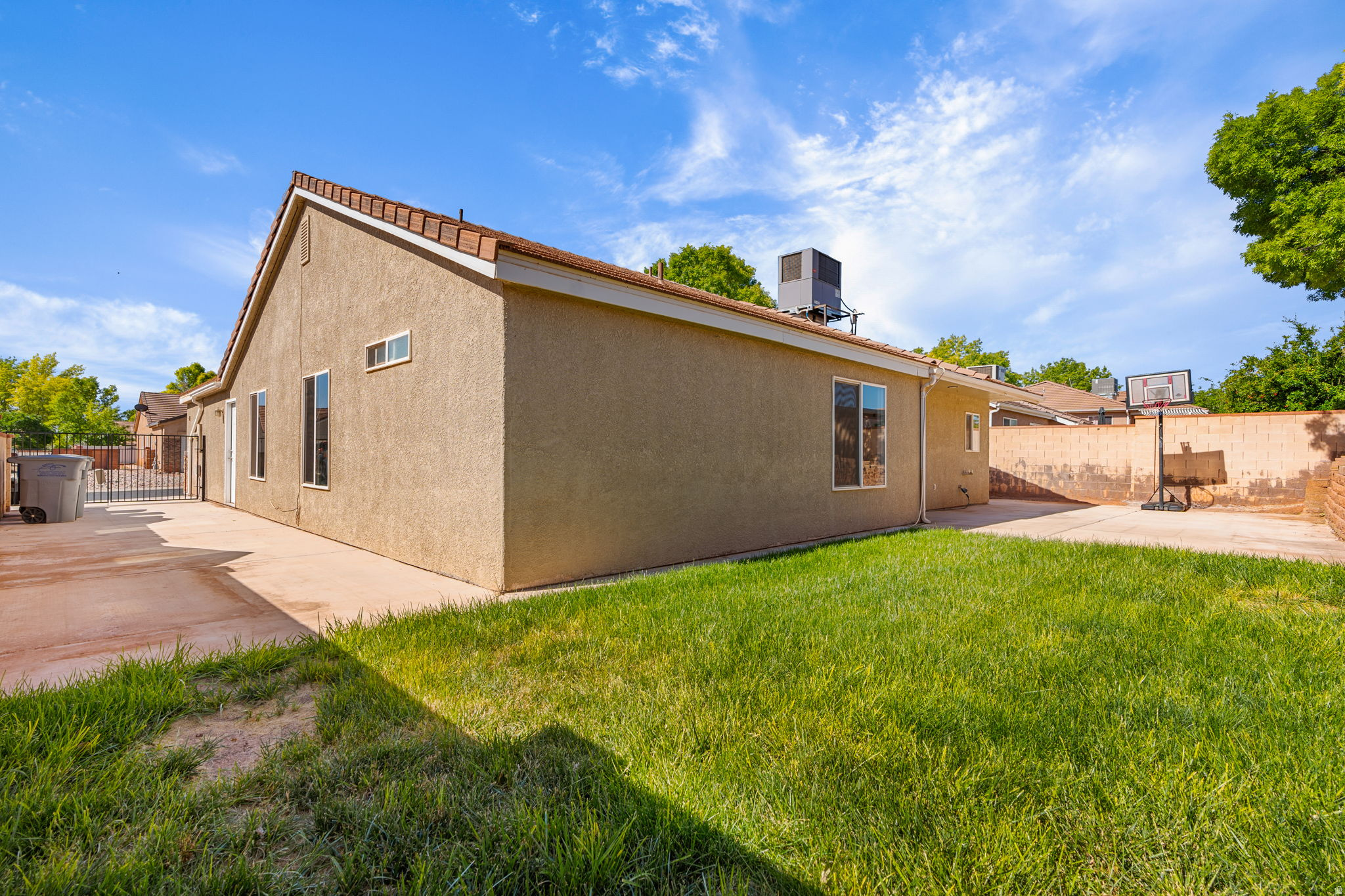 RED ROCK CANYON 1 - Residential