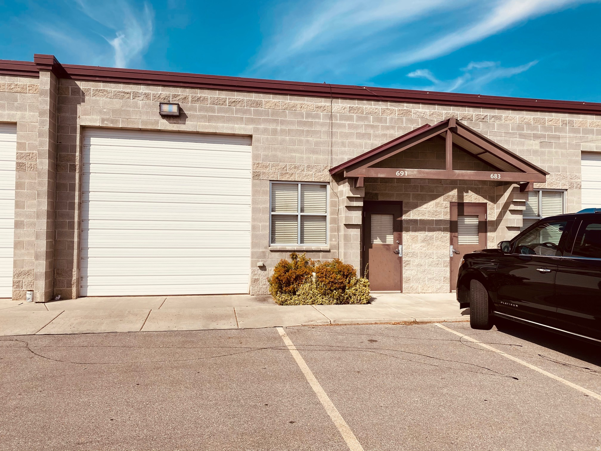 LOGAN INDUSTRIAL - Commercial Lease