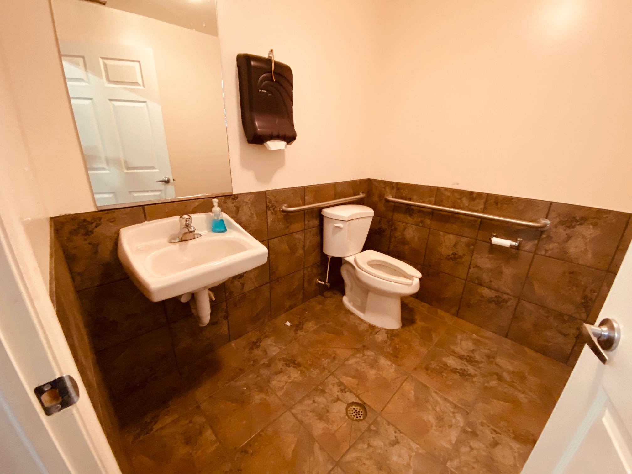 LOGAN INDUSTRIAL - Commercial Lease