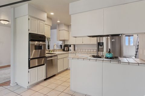 Tiny photo for 466 E 3460 N, North Ogden, UT 84414 (MLS # 2133385)