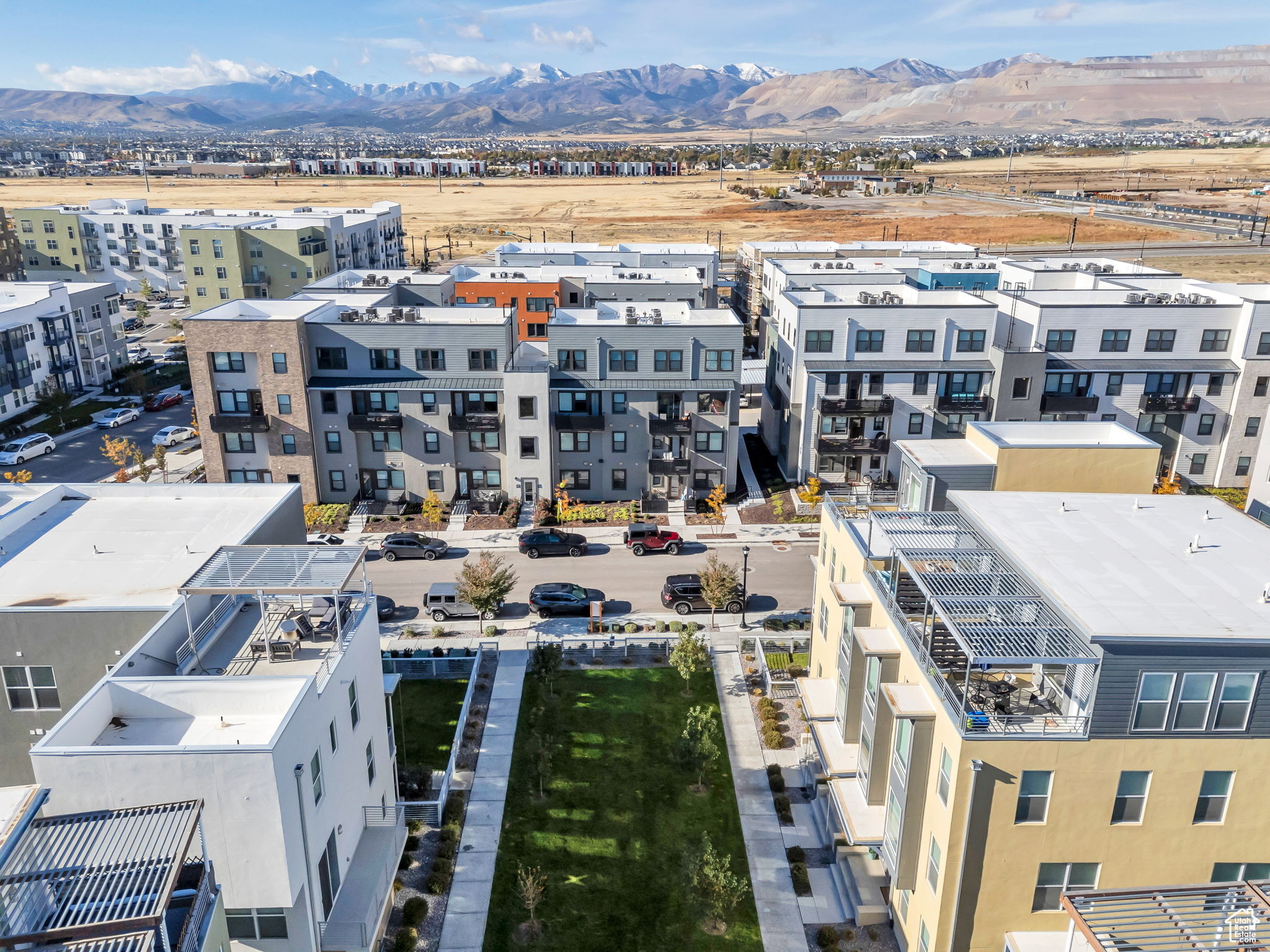 DAYBREAK - Residential