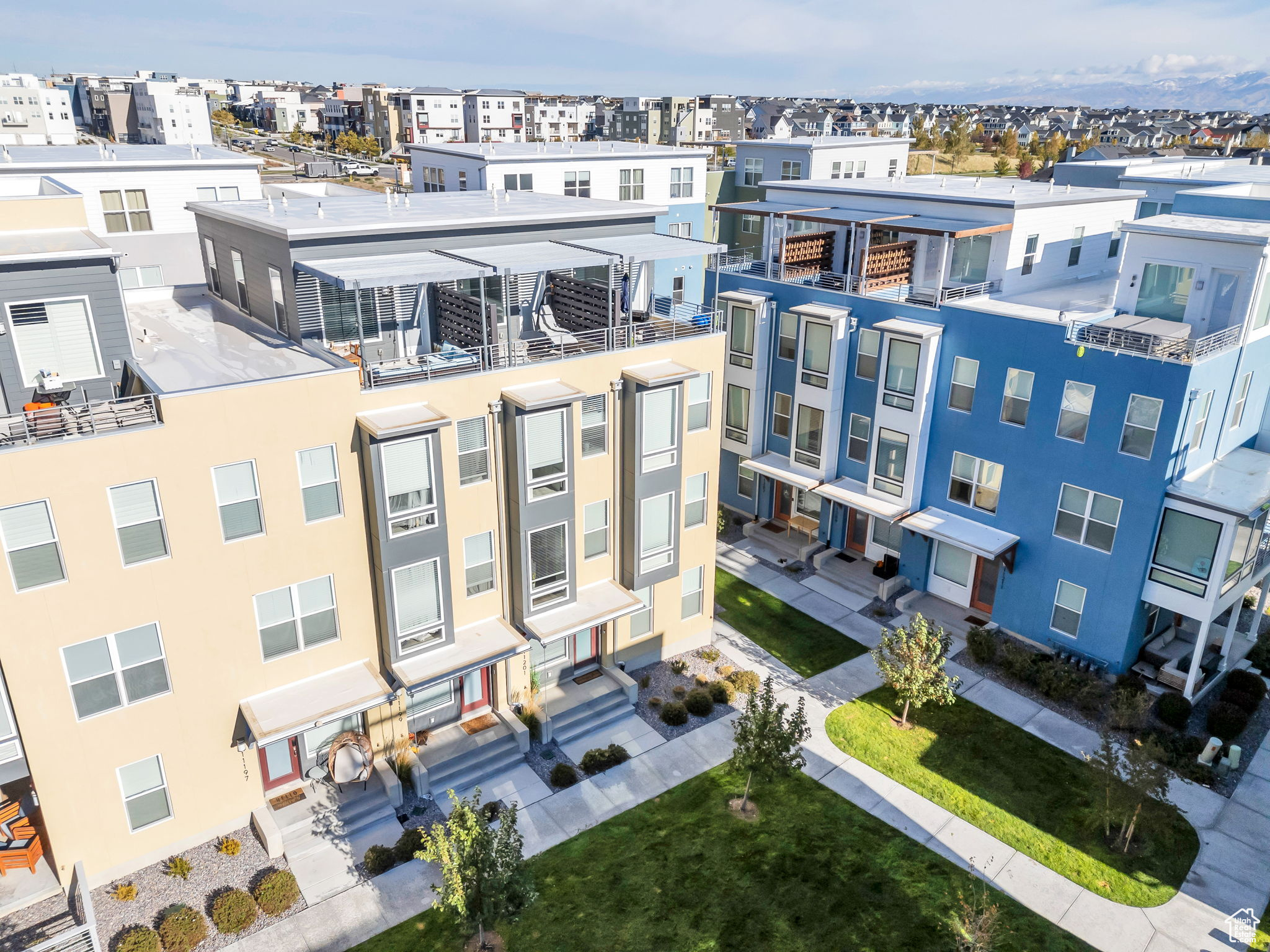 DAYBREAK - Residential