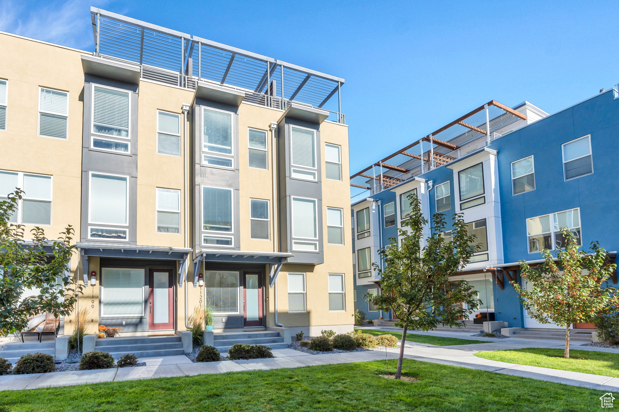 DAYBREAK - Residential