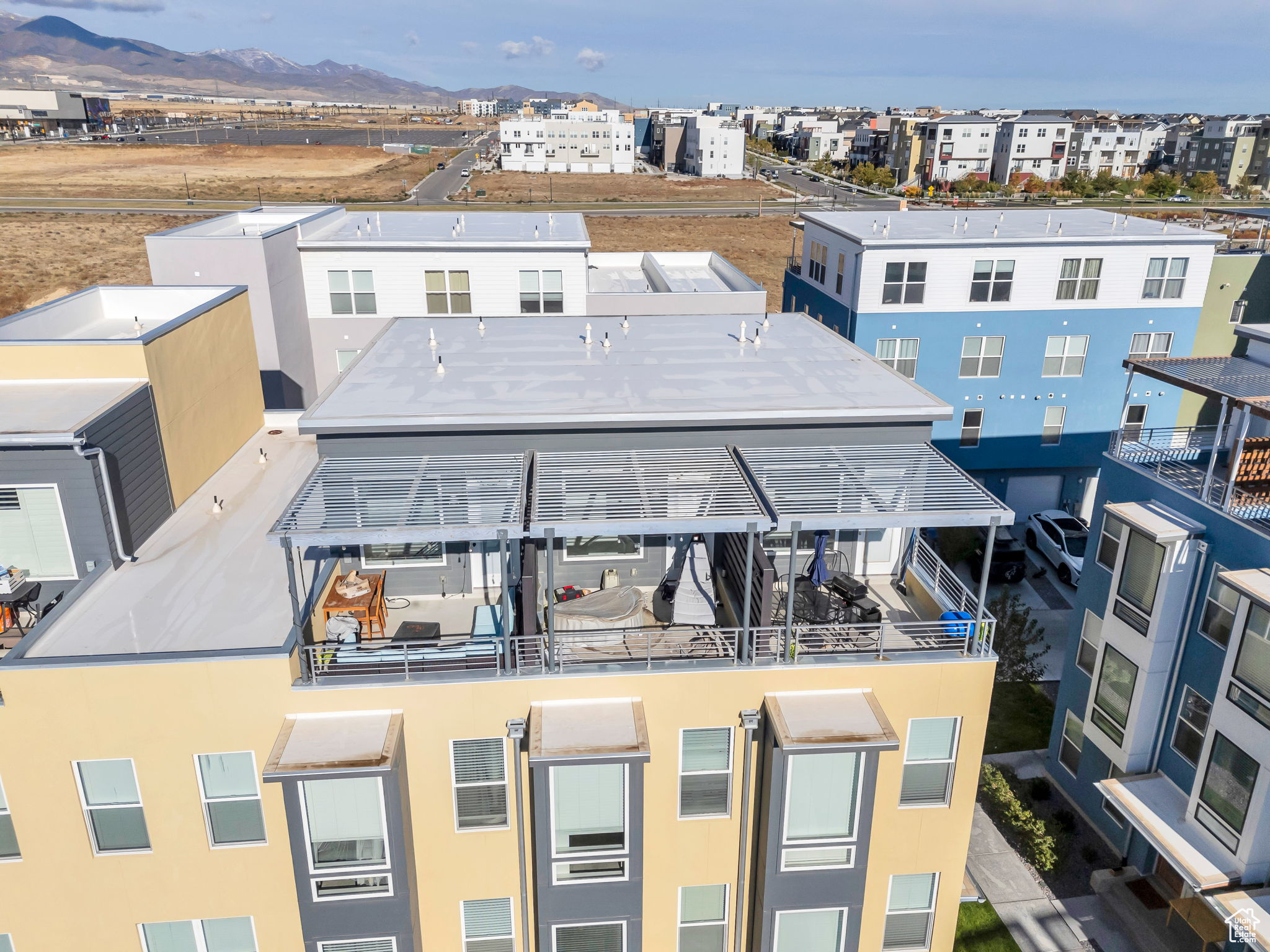 DAYBREAK - Residential