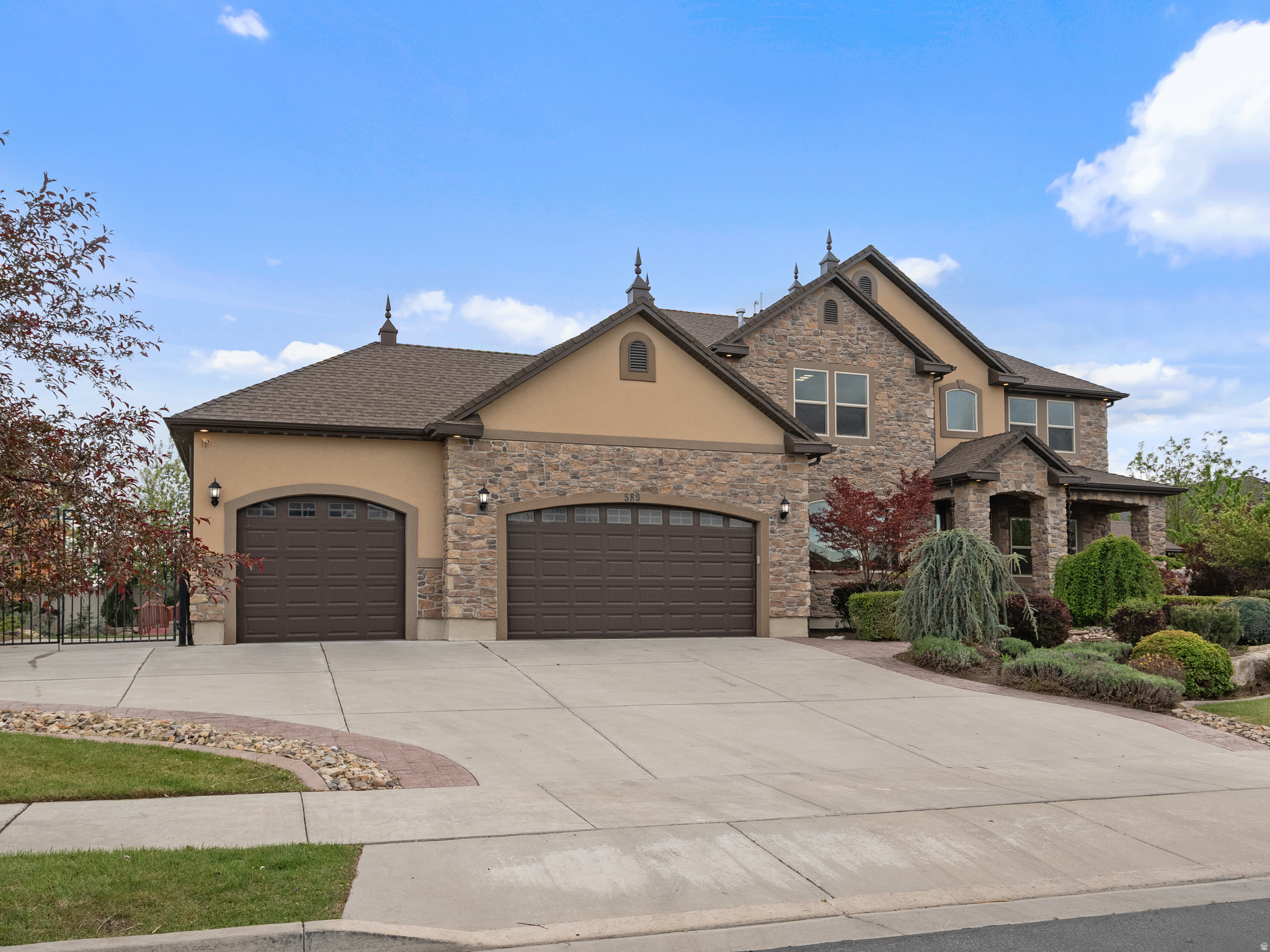 ASPEN CREST - Residential