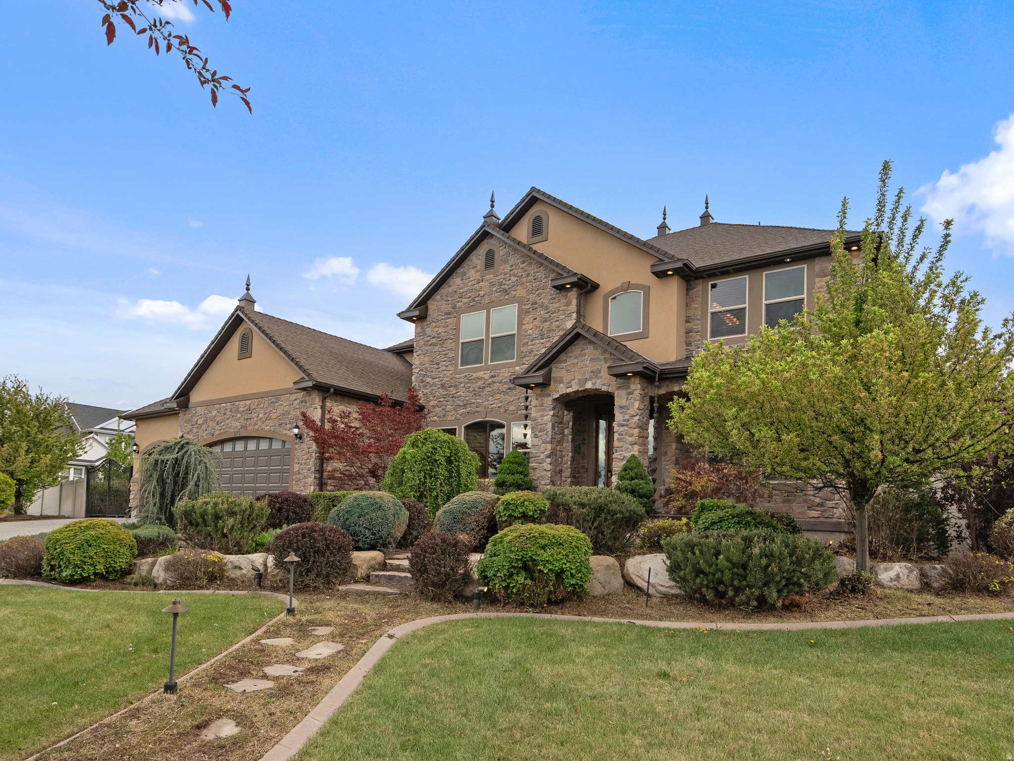 ASPEN CREST - Residential