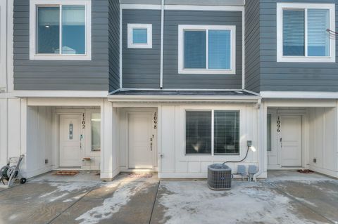 Tiny photo for 1098 E QUARTERDECK WAY, Saratoga Springs, UT 84045 (MLS # 2135008)