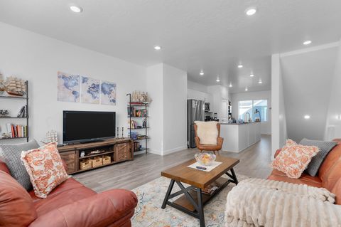Tiny photo for 1098 E QUARTERDECK WAY, Saratoga Springs, UT 84045 (MLS # 2135008)