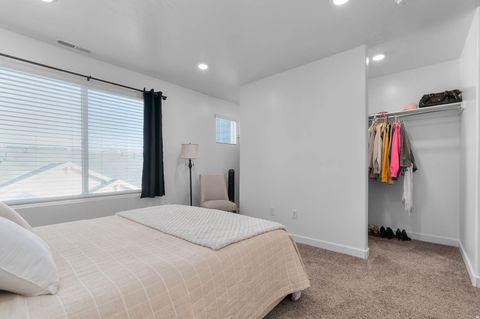 Tiny photo for 1098 E QUARTERDECK WAY, Saratoga Springs, UT 84045 (MLS # 2135008)