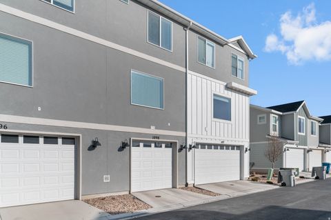 Tiny photo for 1098 E QUARTERDECK WAY, Saratoga Springs, UT 84045 (MLS # 2135008)
