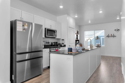 Tiny photo for 1098 E QUARTERDECK WAY, Saratoga Springs, UT 84045 (MLS # 2135008)