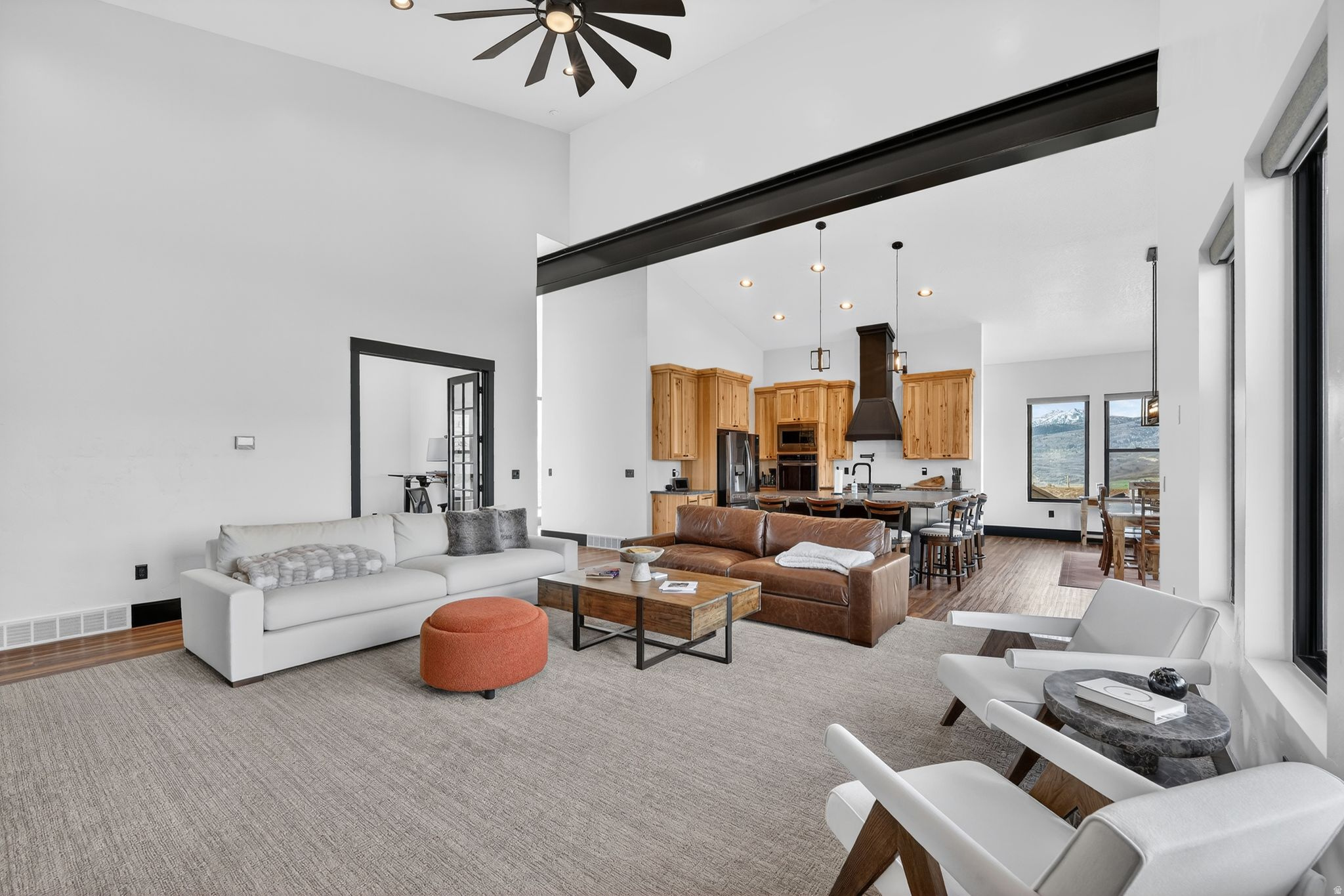 HIDDEN OAKS - Residential